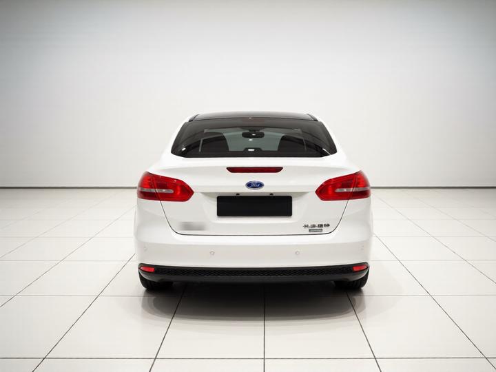 Focus 2017 Sedan EcoBoost 125 MT Fashion photo 3