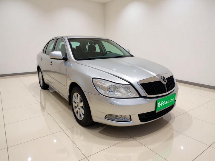 Octavia 2015 Classic 1.6L MT photo 3