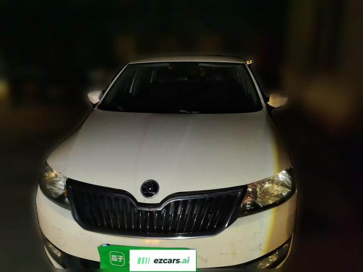 Rapid Spaceback 2014 1.6L MT Enjoy photo 2