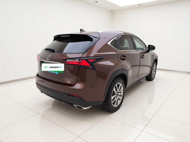 NX 2015 200t photo 6