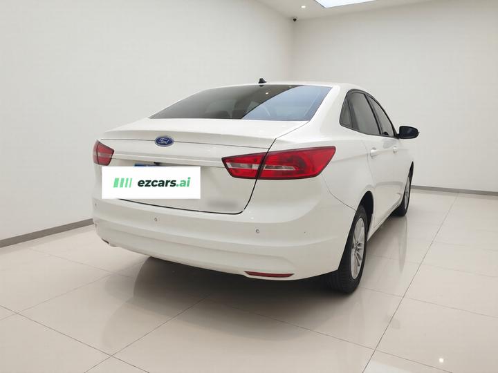 Escort 2015 1.5L AT Comfort photo 6