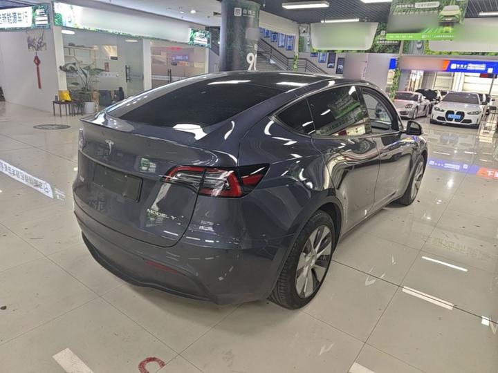 Model Y 2022 Facelift RWD photo 4