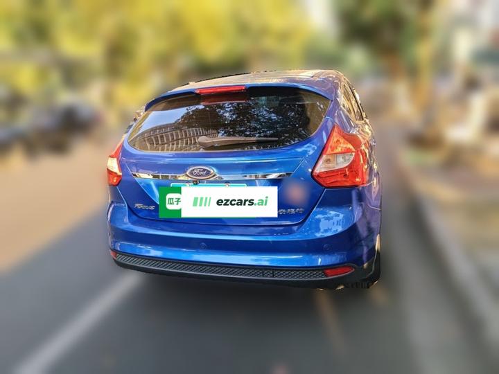 Focus 2012 Hatchback 1.6L MT photo 4