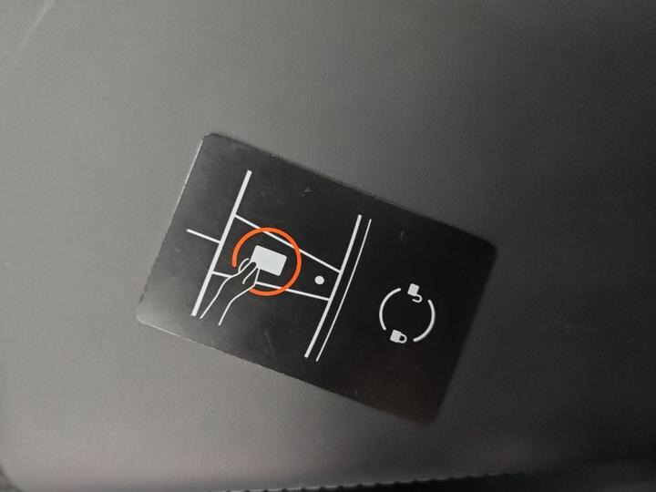 Model Y 2025 RWD photo 8