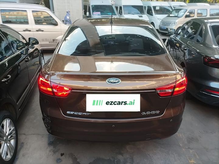 Escort 2015 1.5L AT Comfort photo 5
