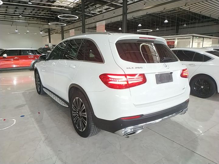 GLC 2018 GLC 200 4MATIC photo 4