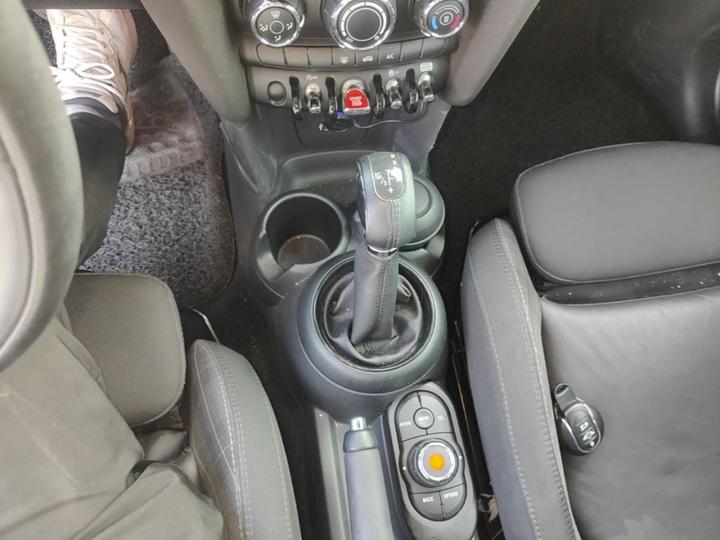 2016 1.5T COOPER 5-Door photo 4