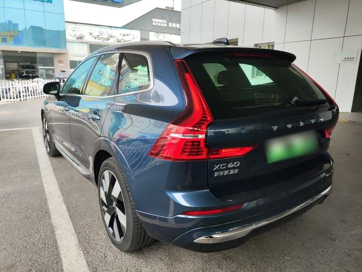 XC60 EV 2025 Hybrid Long Range AWD Luxury photo 4