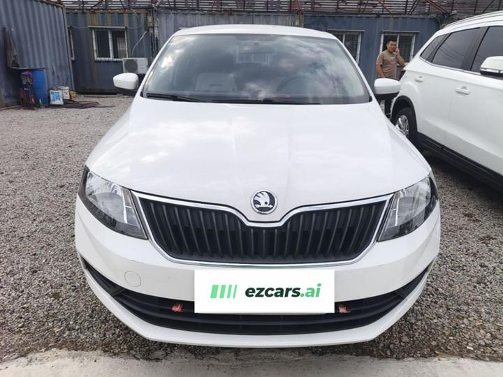 Rapid Spaceback 2018 1.6L AT Standard photo 2