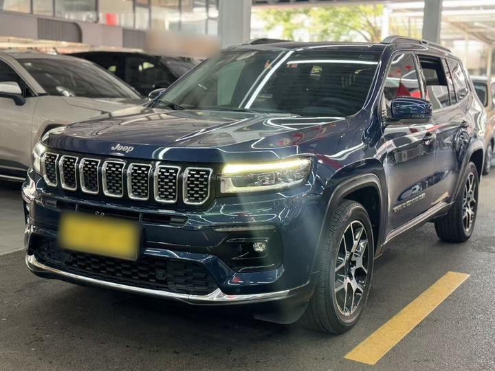 Grand Commander 2022 2.0T RWD Luxury