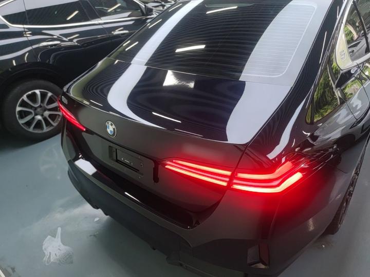 5 Series 2025 530Li Exclusive M Sport Package photo 3