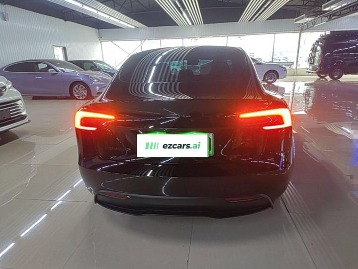Model 3 2026 RWD photo 3
