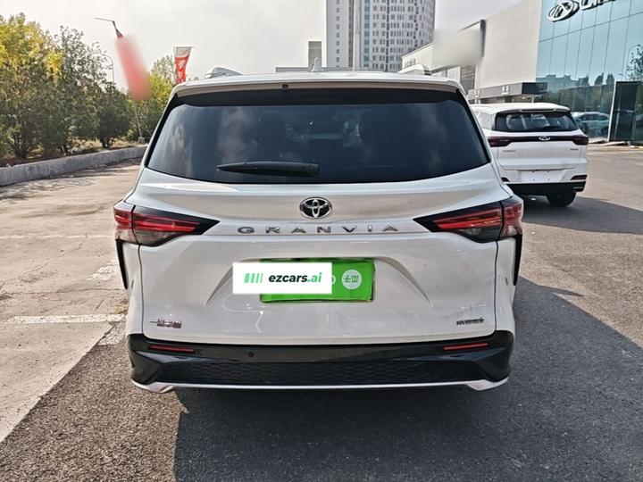 Granvia 2022 2.5L Hybrid photo 5