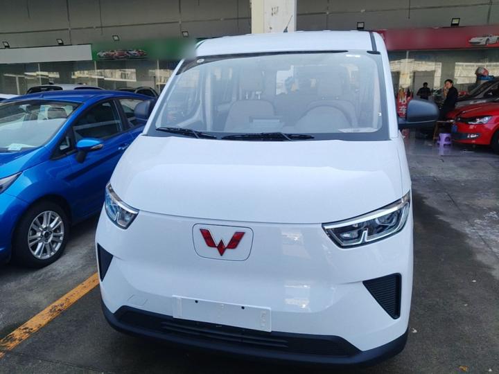 Wuling 2026 440km Bus Comfort 6-Seater photo 2