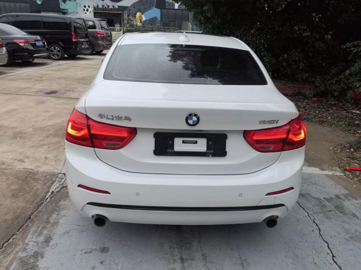 1 Series 2018 120i Design Package photo 3