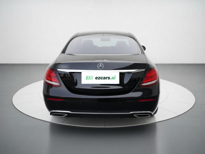 E-Class 2017 E 300 L Luxury photo 5
