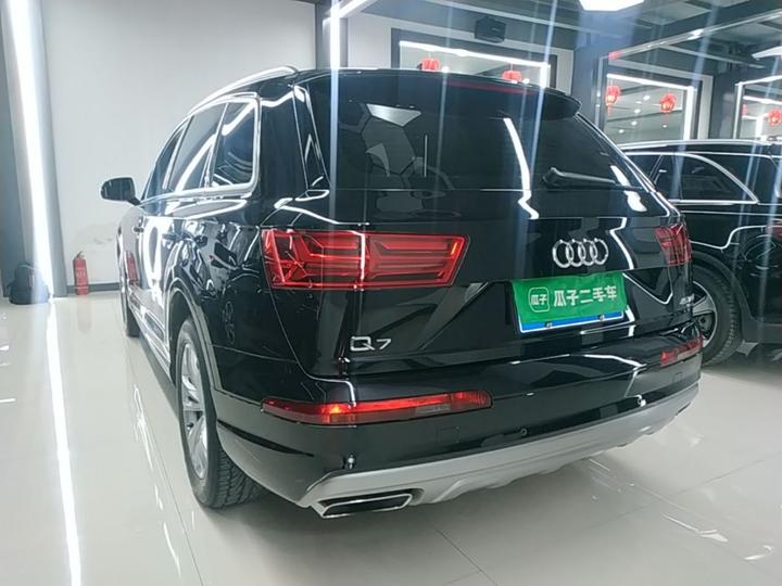 Q7 2018 45 TFSI Tech photo 4