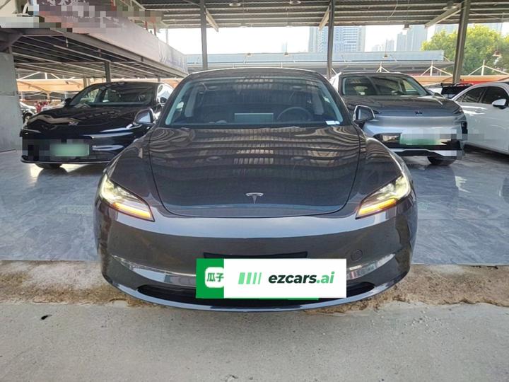 Model 3 2023 RWD photo 2