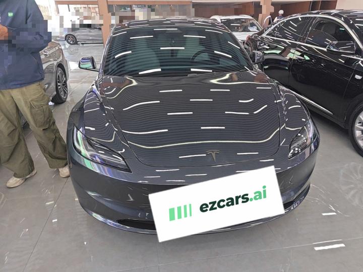 Model 3 2023 RWD photo 2