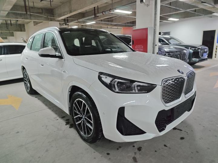 iX1 2025 eDrive25L M Sport Package photo 3