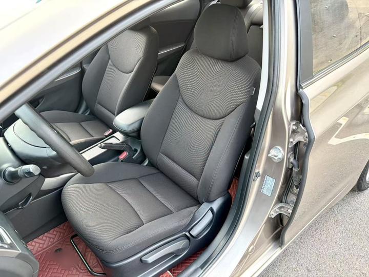 Elantra 2016 1.6L AT Premium photo 7