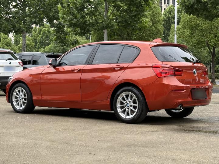 1 Series Imported 2015 118i Leading photo 2