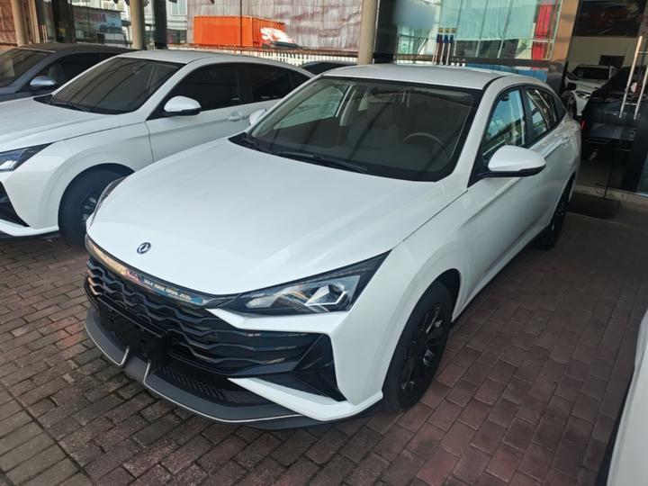 Yixuan 2025 1.5L AT Luxury
