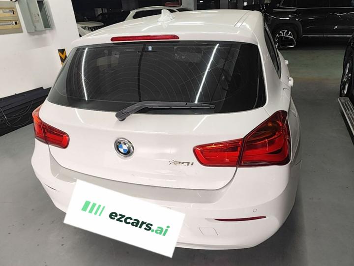 1 Series Imported 2015 120i Leading photo 3