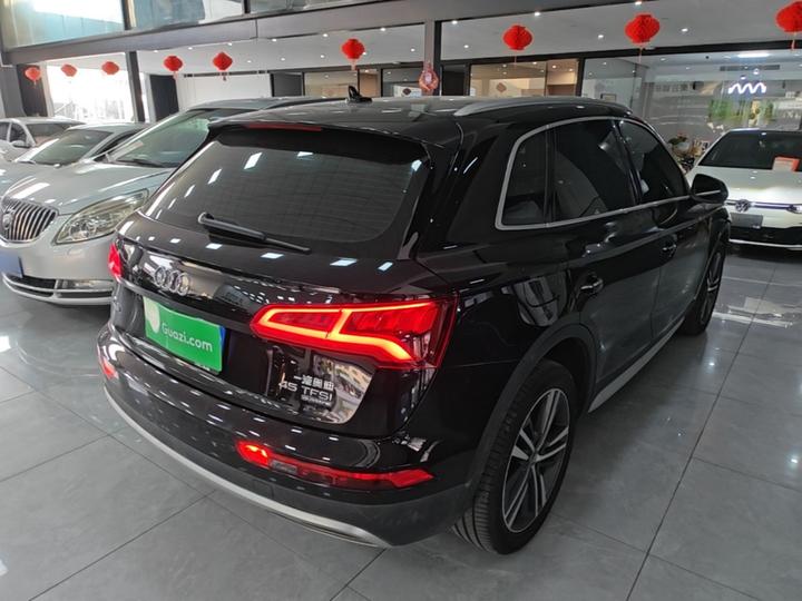 Q5L 2020 45 TFSI Exclusive photo 4