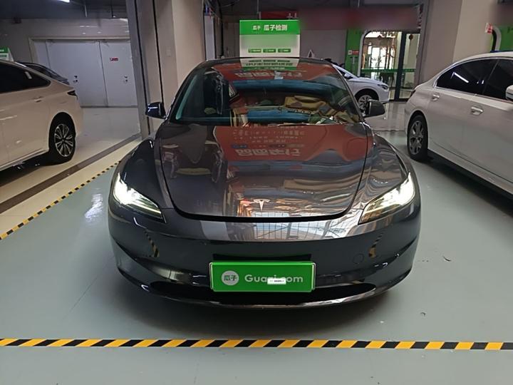 Model 3 2023 RWD photo 2