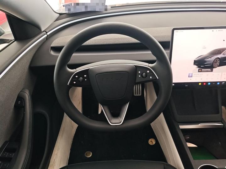 Model 3 2023 RWD photo 7