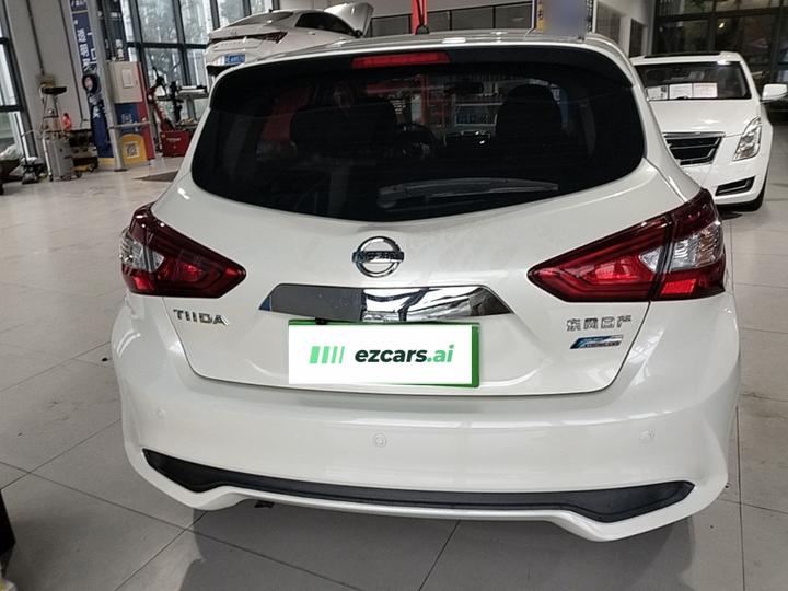 Tiida 2016 1.6L CVT photo 5