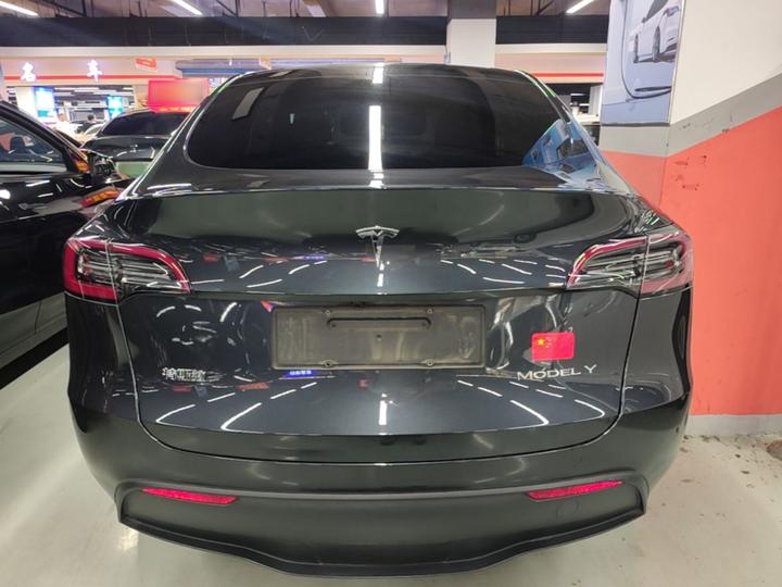 Model Y 2024 RWD photo 5