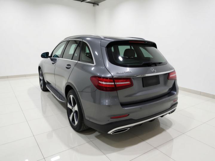 GLC 2017 GLC 260 4MATIC Luxury photo 4