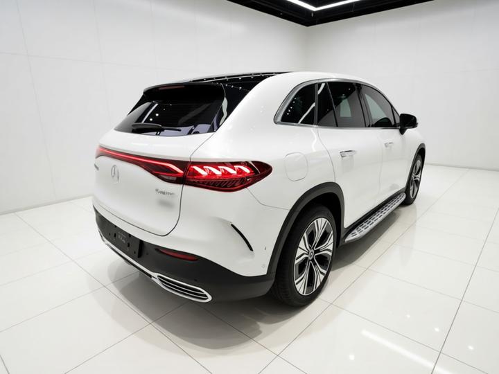 EQE SUV 2023 350 4MATIC Luxury photo 6