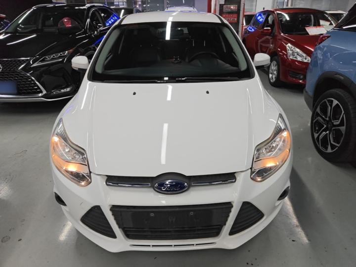Focus 2012 Hatchback 1.6L AT Comfort photo 2