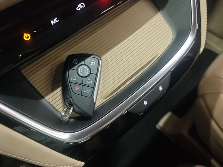GL8 EV 2025 Smart photo 8