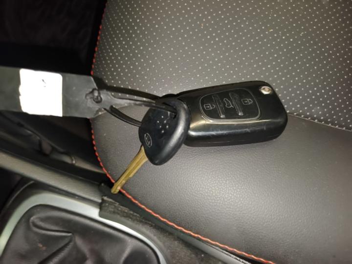 K2 2015 Sedan 1.4L MT GLS photo 8