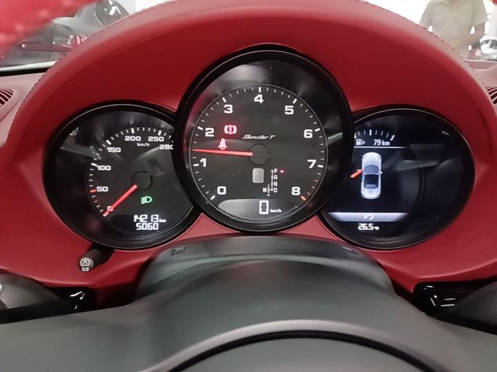 718 2022 Boxster T 2.0T photo 7