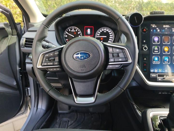 Leopard 2026 2.5i AWD Luxury EyeSight photo 7