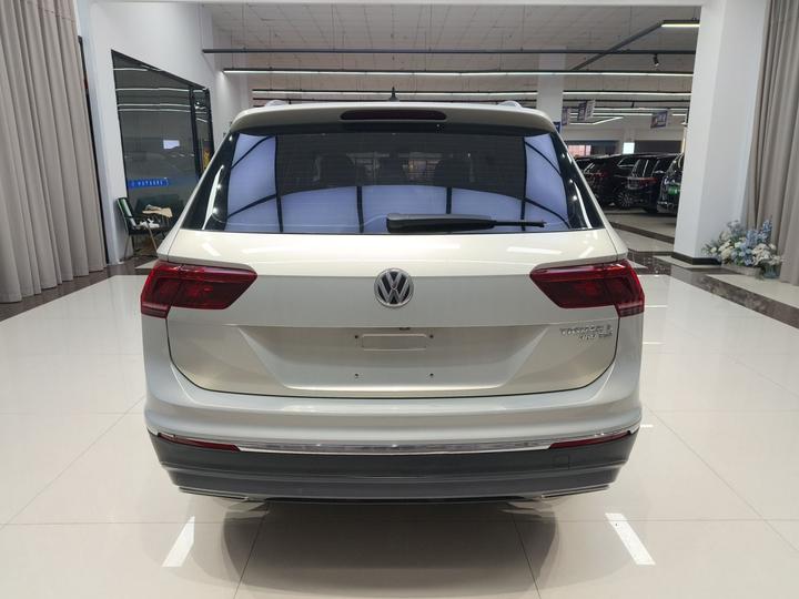 Tiguan L 2018 380TSI AT AWD Flagship photo 3