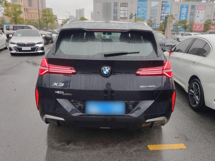 X3 2025 xDrive30L Exclusive M Sport Package photo 3