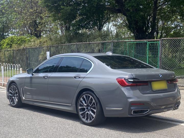7 Series 2021 740Li Leading M Sport Package photo 4