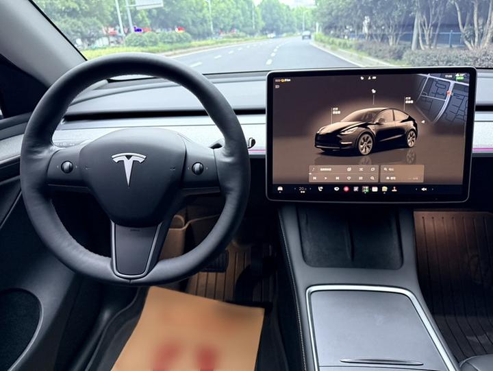 Model Y 2023 RWD photo 3