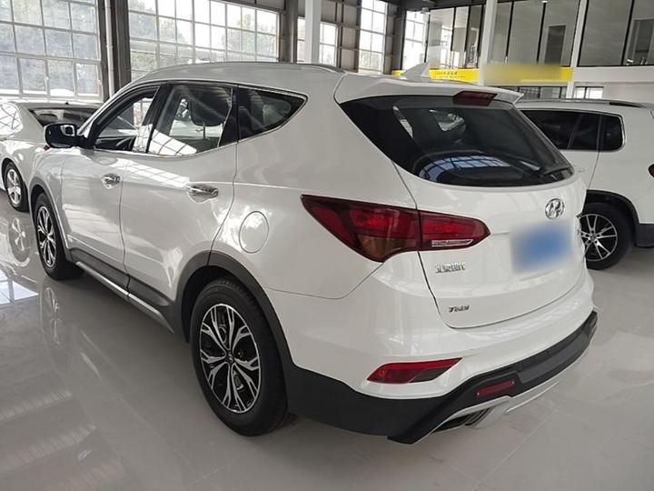 Santa Fe 2017 2.0T AT AWD Smart 7-Seater photo 4