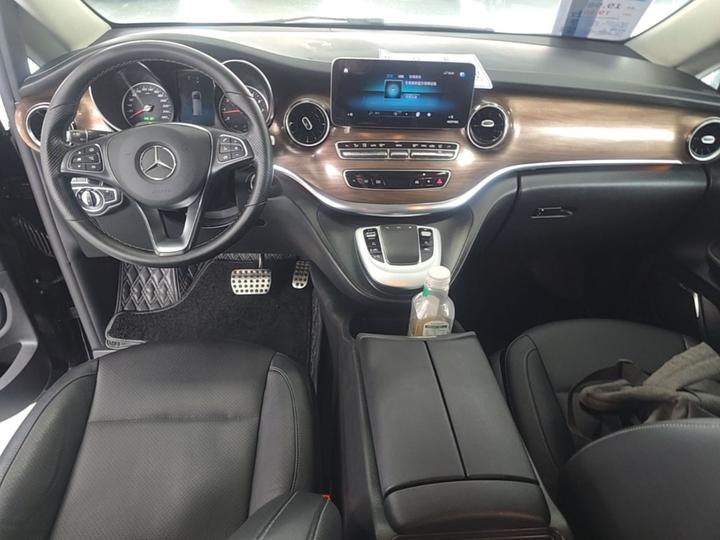 V-Class 2021 V 260 L Long Wheelbase Luxury photo 5
