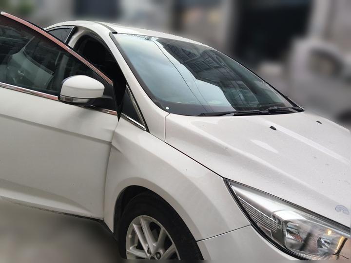 Focus 2015 Sedan 1.6L AT photo 3