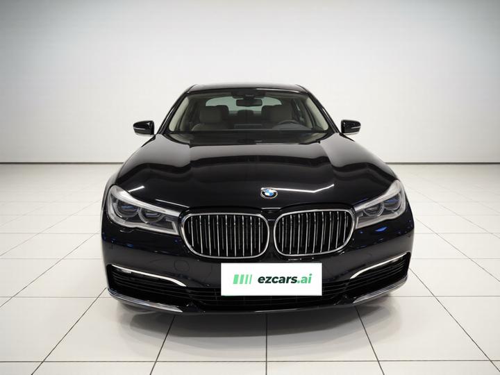 7 Series 2017 730Li Luxury photo 2