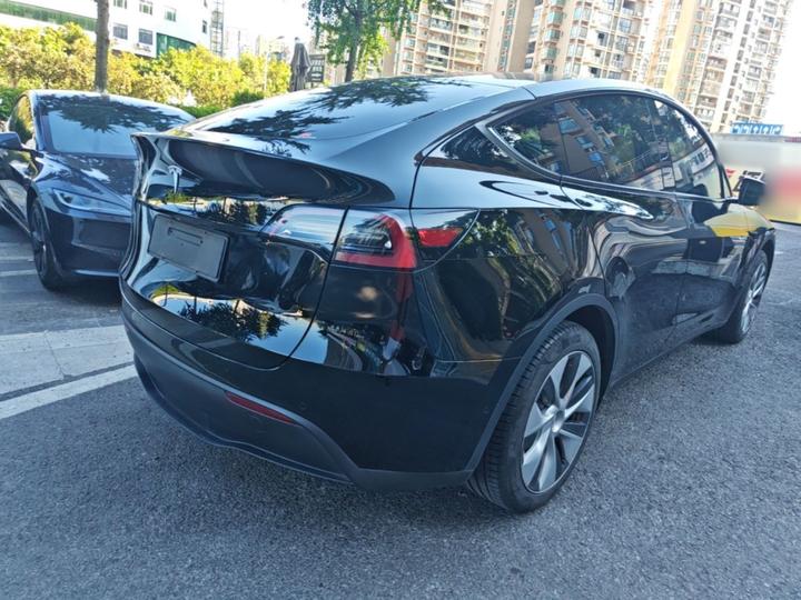 Model Y 2022 Facelift RWD photo 4