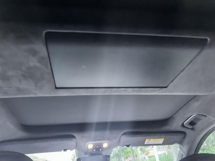 L90 2025 Ultra 6-Seater 60 photo 8